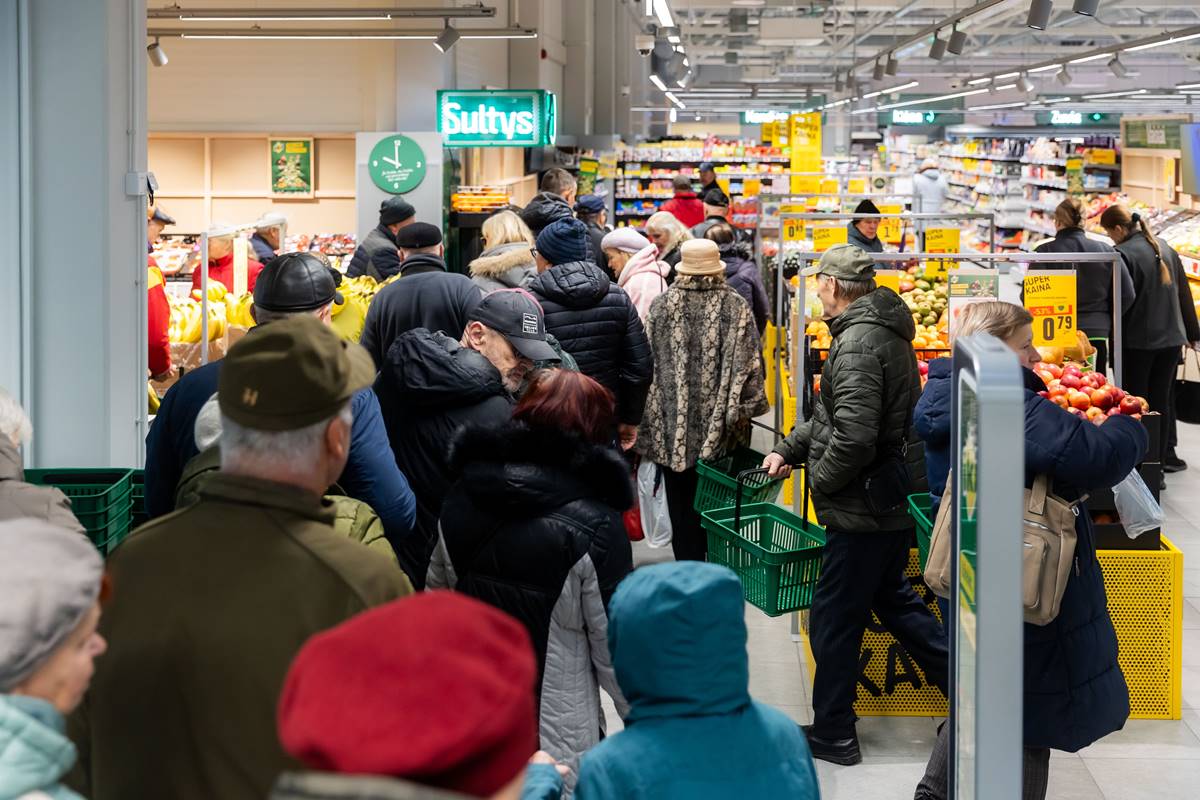 Norintys sutaupyti į „Iki“ skuba penktadieniais. Iliustracinė nuotrauka.